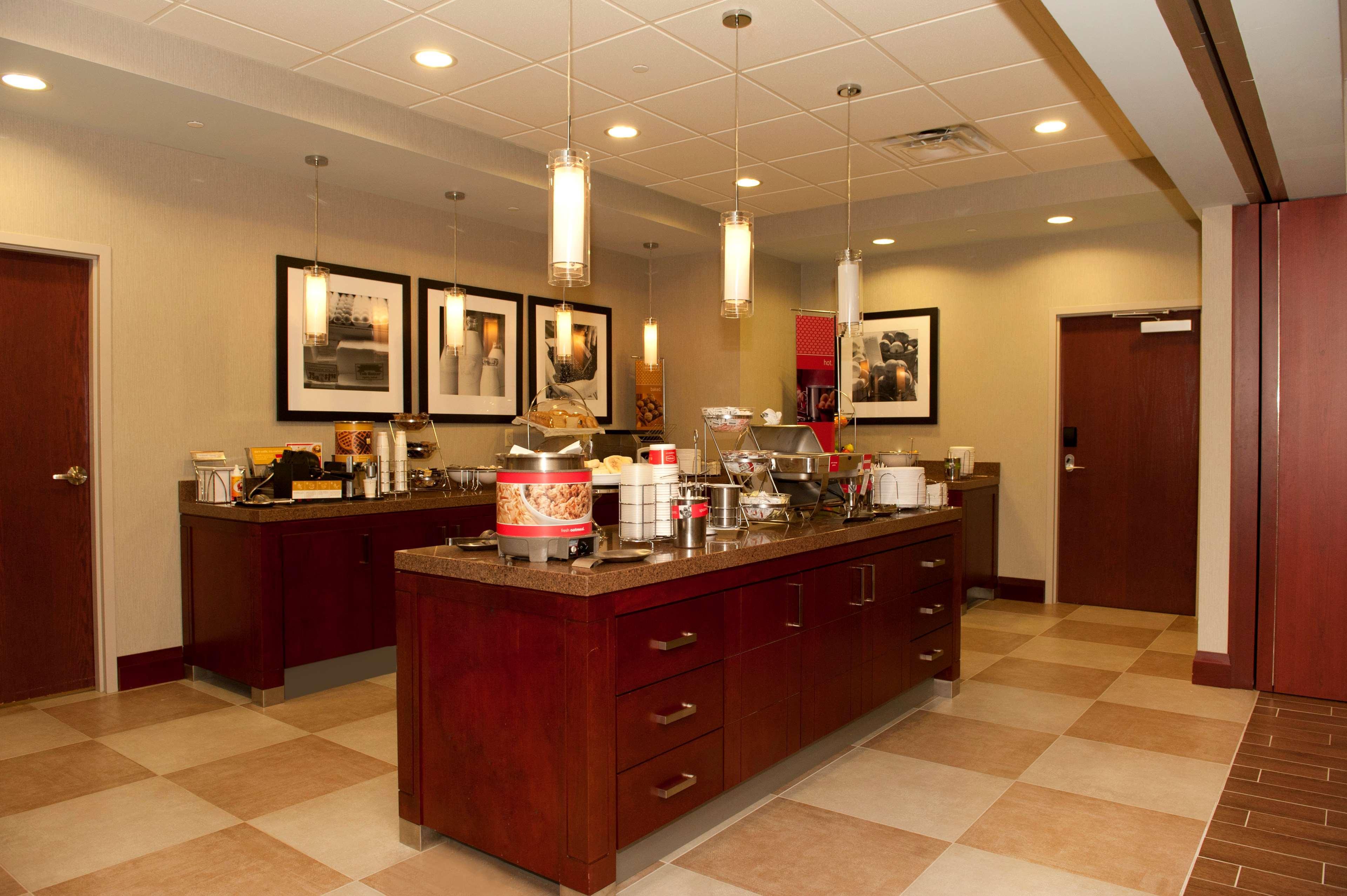 Hampton Inn By Hilton Brampton - Toronto מראה חיצוני תמונה