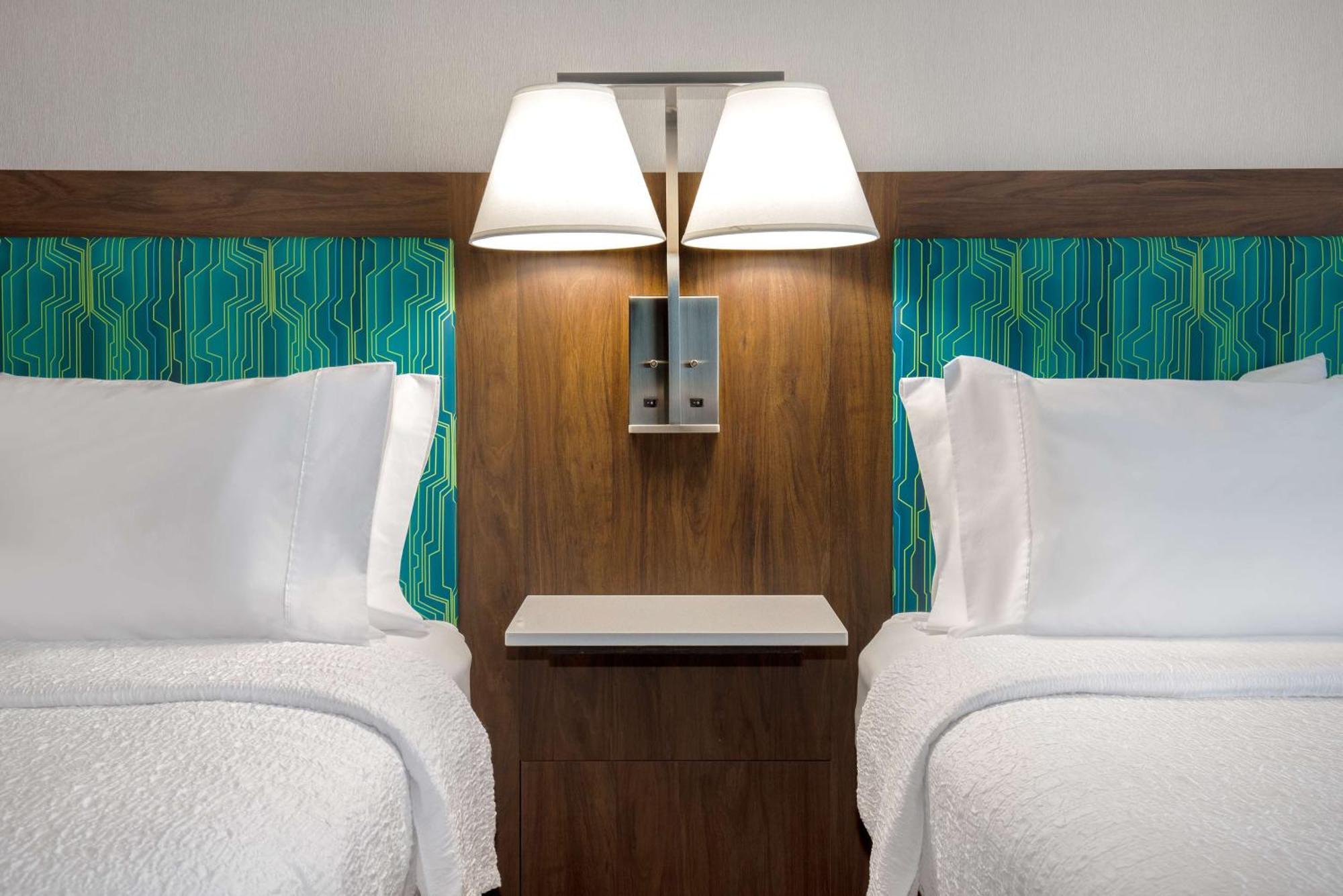 Hampton Inn By Hilton Brampton - Toronto מראה חיצוני תמונה